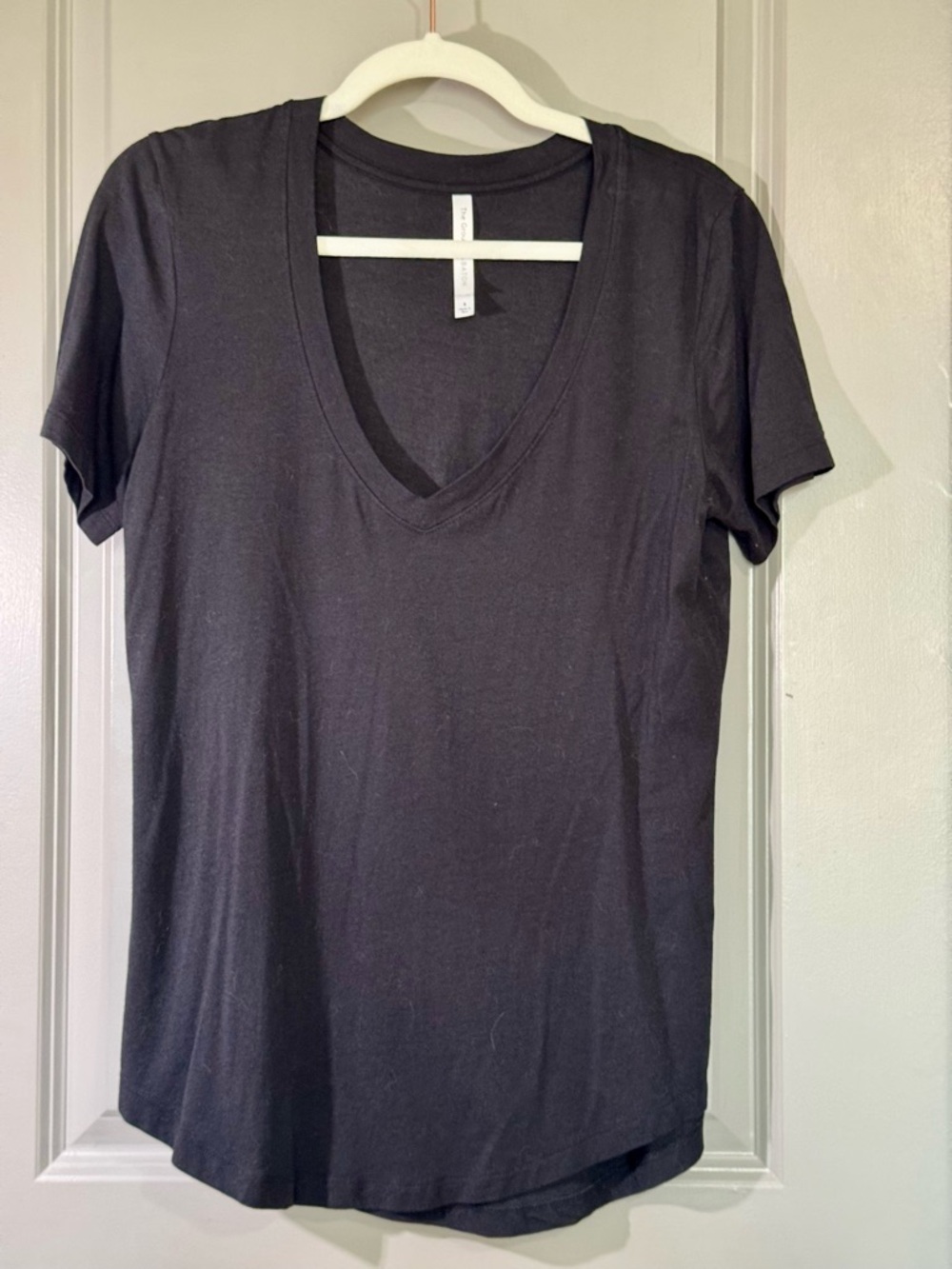 Babaton Black V-Neck Short Sleeve Tee